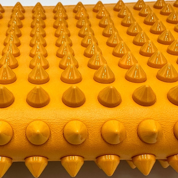 CHRISTIAN LOUBOUTIN
Calfskin Panettone Spiked Zip Around
Wallet Dark Yellow - Picture 9 of 12